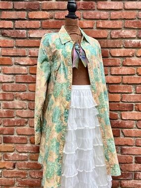 A Rare Bird Pearl Snap Teal Hydrangea Button Down Shirt